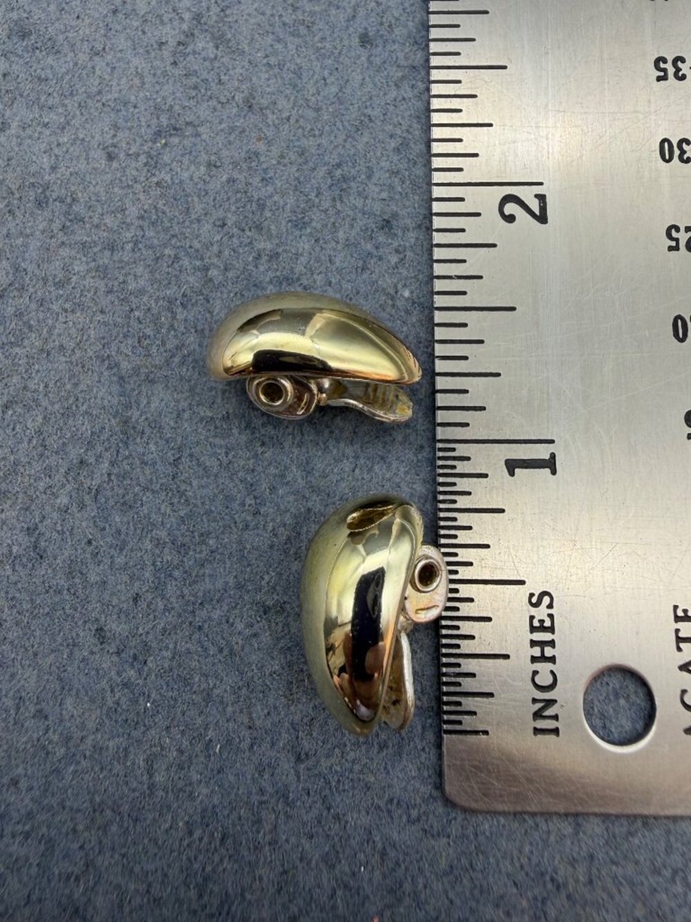 TJG Vintage Clip On Earrings 3/4 In Gold Oval Dome Design Elegant Retro Glam - Picture 8 of 8